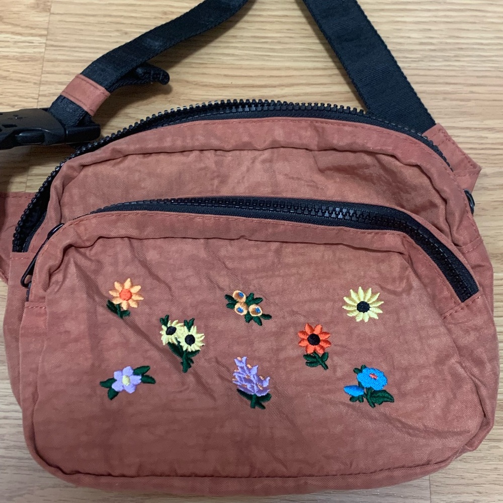 Baggu crossbody bag